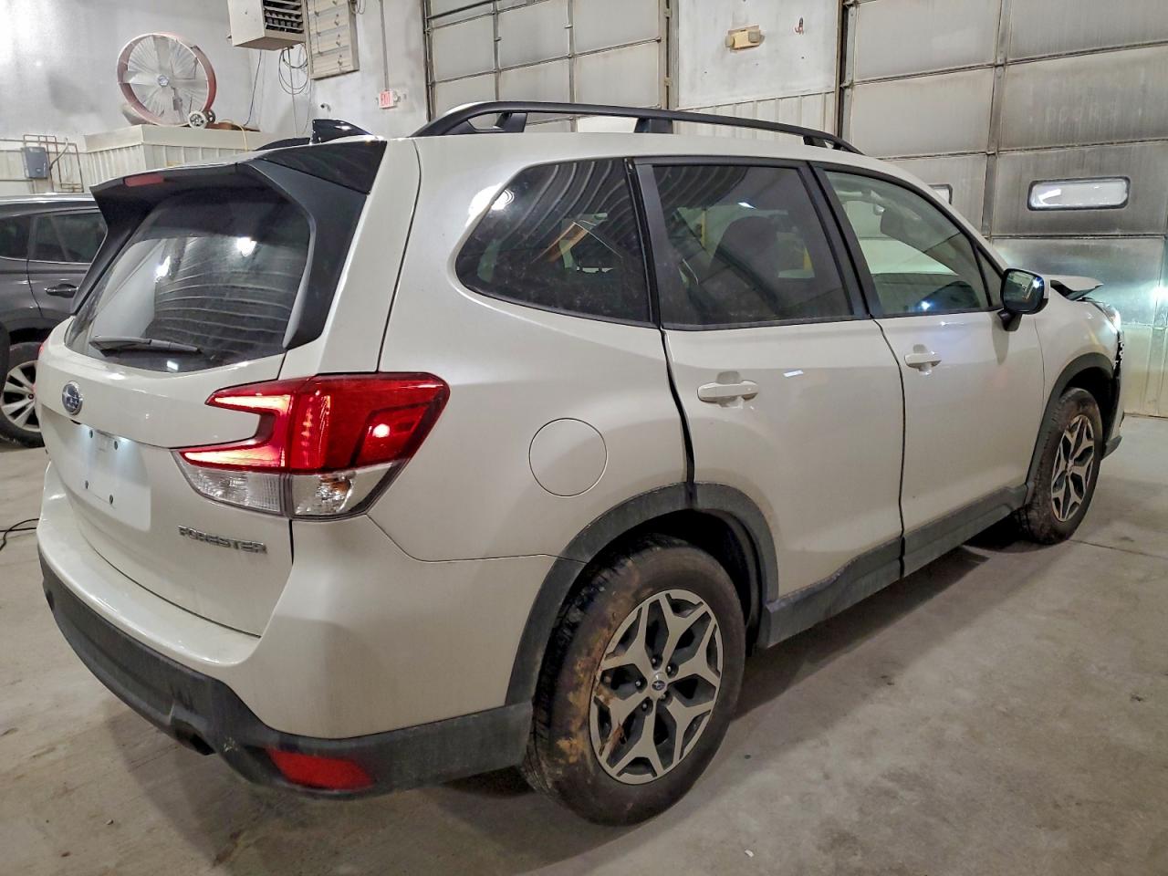 2024 SUBARU FORESTER PREMIUM photo 3
