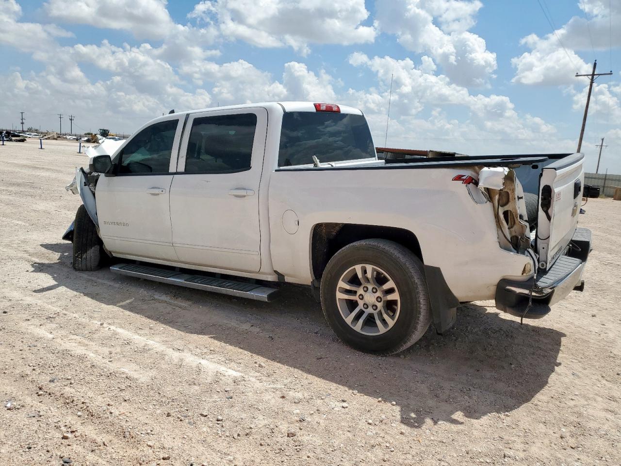2018 CHEVROLET SILVERADO K1500 LT photo 2