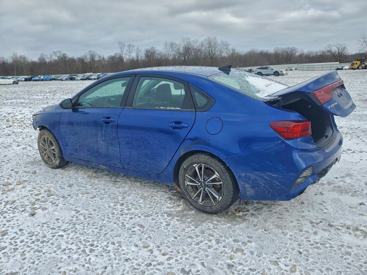 2024 KIA FORTE LXS photo 3