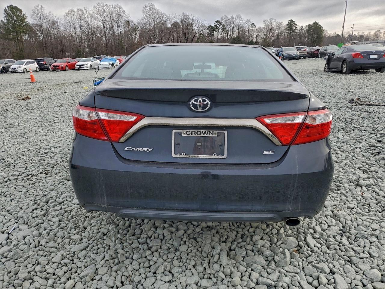 2015 TOYOTA CAMRY LE photo 6