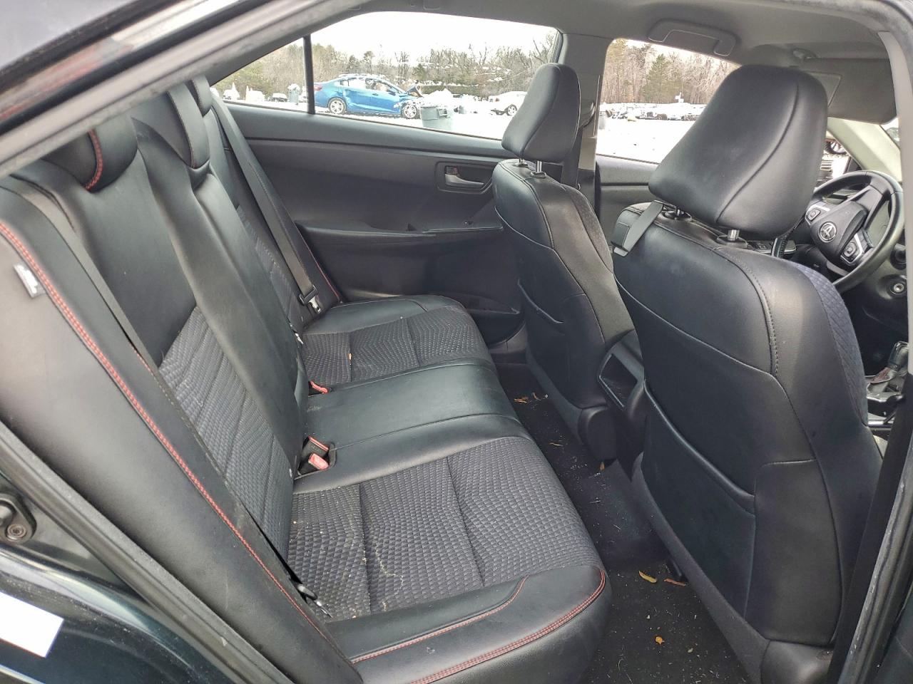 2015 TOYOTA CAMRY LE photo 10