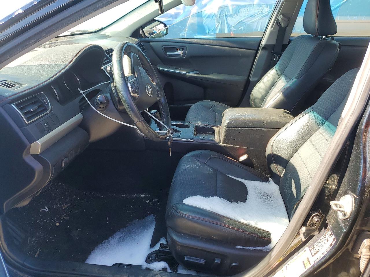 2015 TOYOTA CAMRY LE photo 7