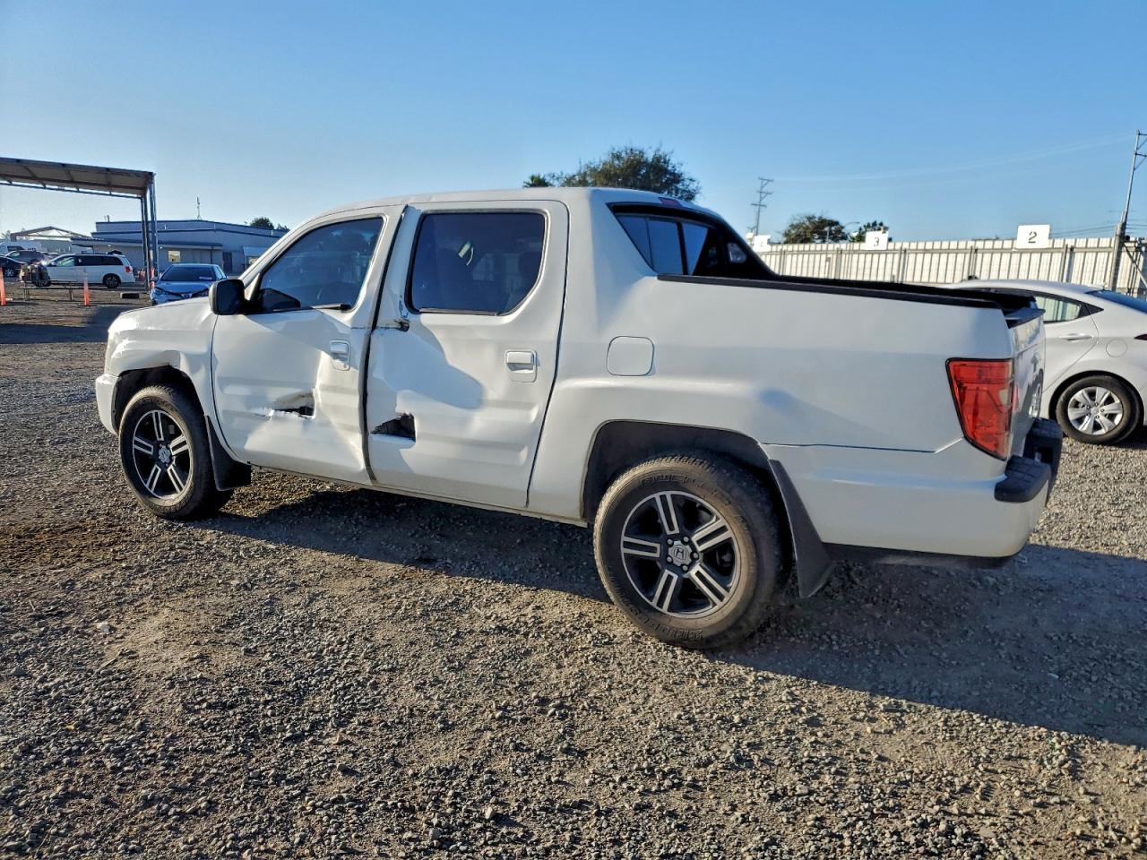 2014 HONDA RIDGELINE SPORT photo 2