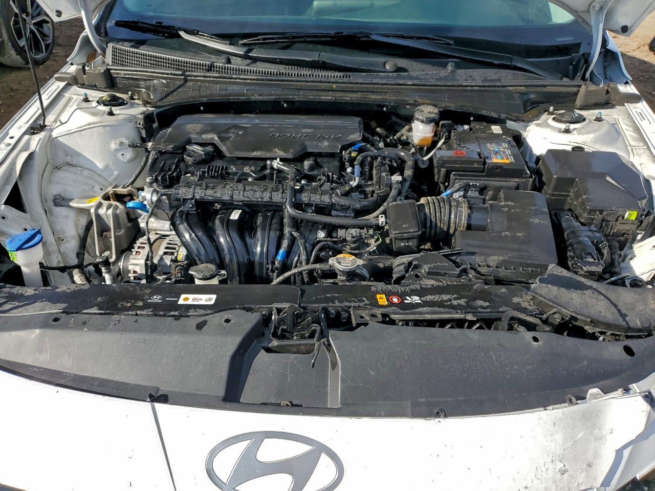2025 HYUNDAI ELANTRA SEL photo 11