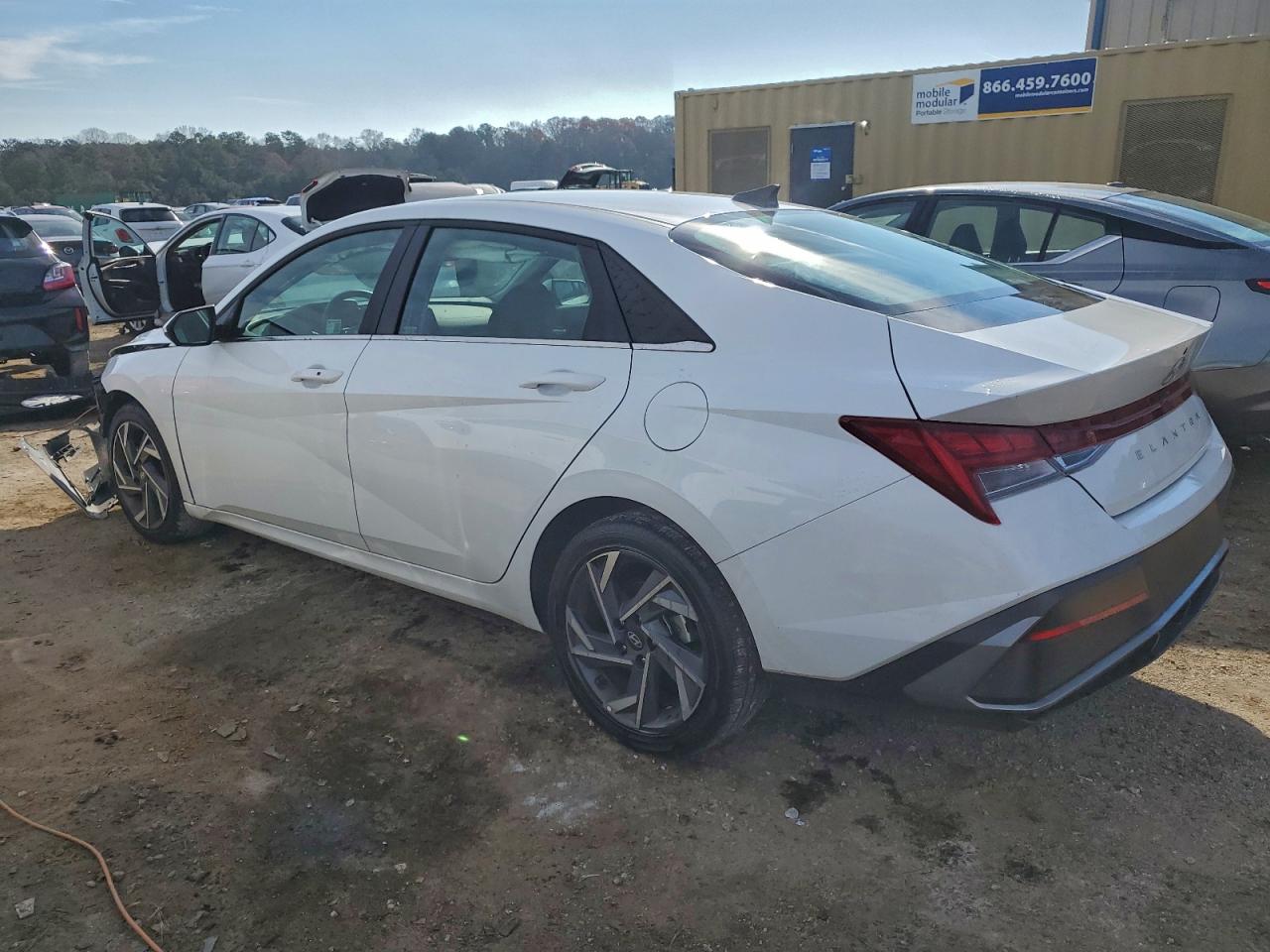 2025 HYUNDAI ELANTRA SEL photo 2