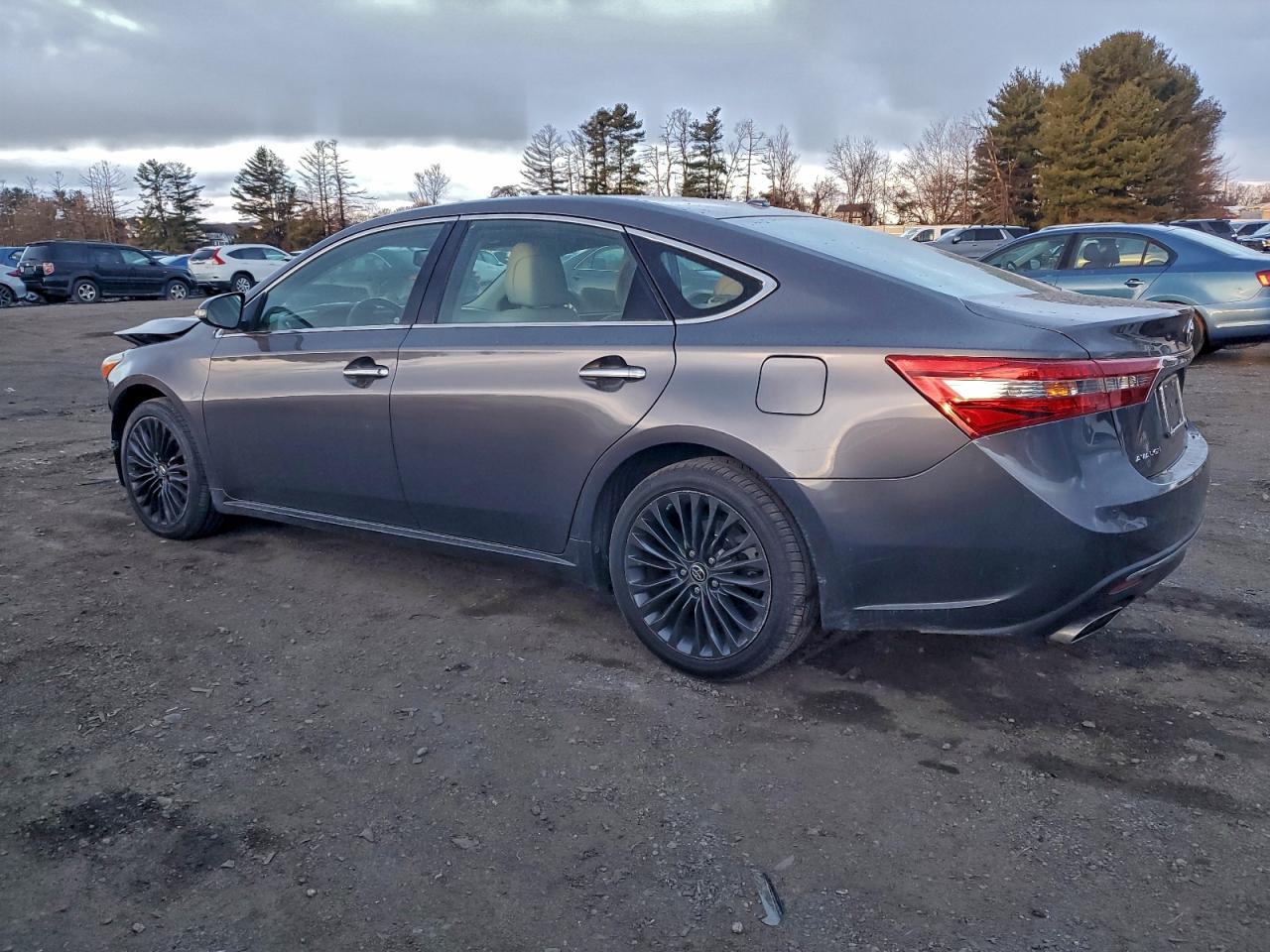 2016 TOYOTA AVALON XLE photo 2
