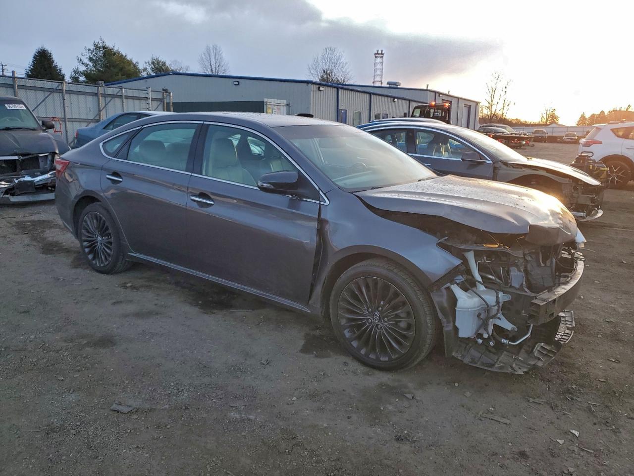 2016 TOYOTA AVALON XLE photo 4