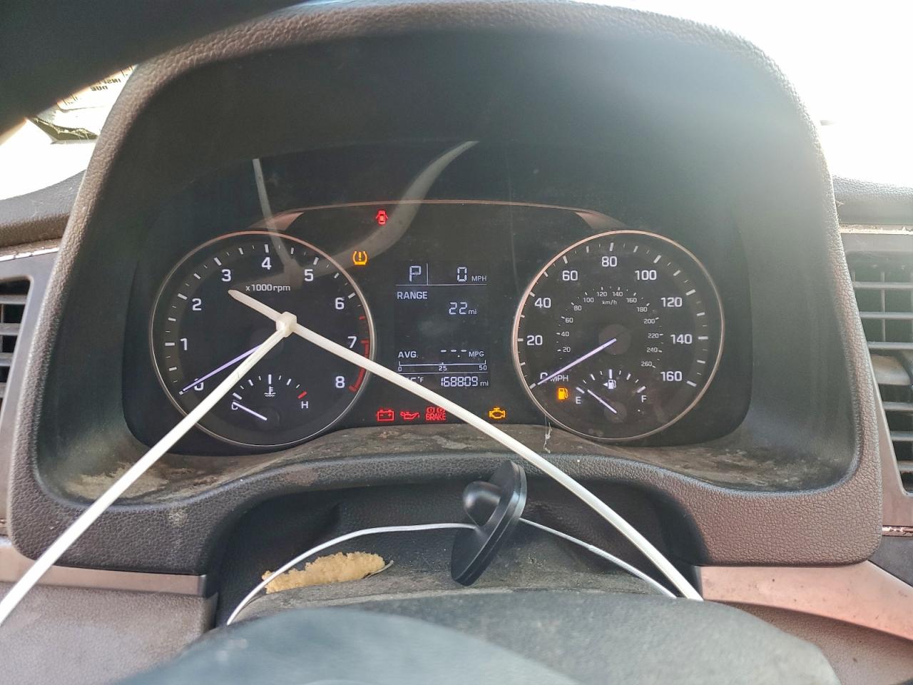 2017 HYUNDAI ELANTRA SE photo 9
