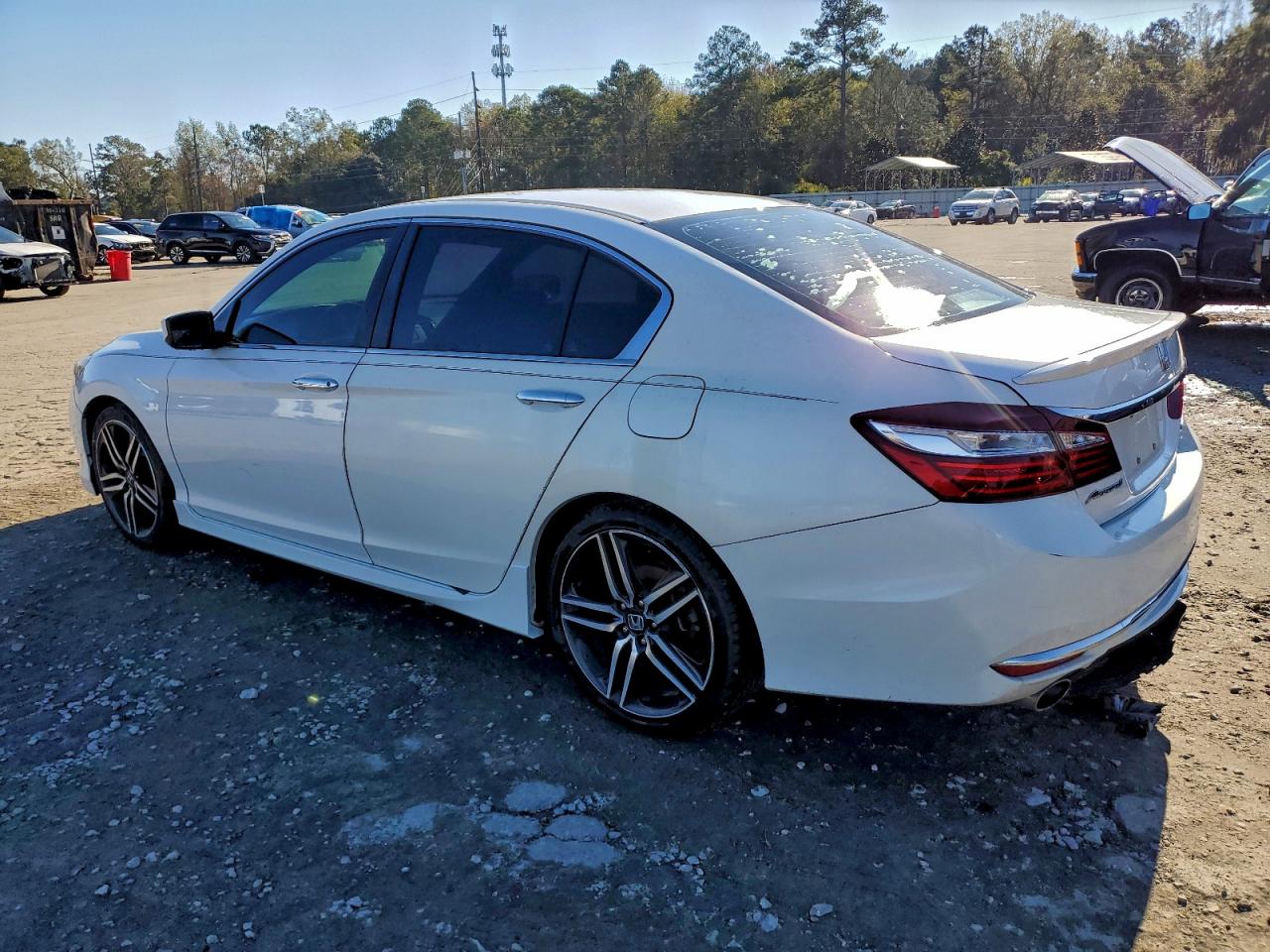 2017 HONDA ACCORD SPORT photo 2