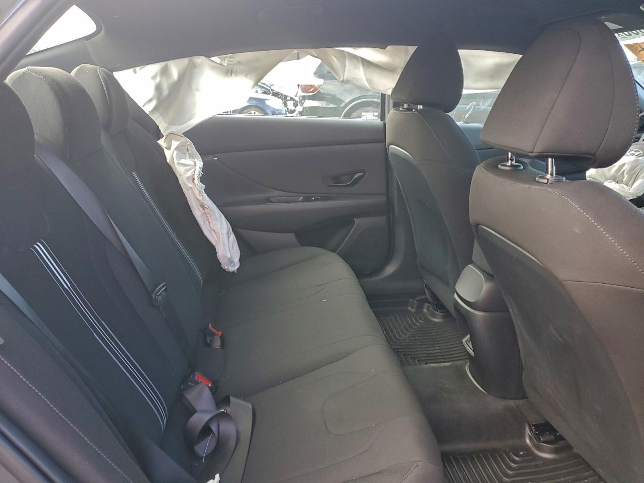 2025 HYUNDAI ELANTRA SEL SPORT photo 10