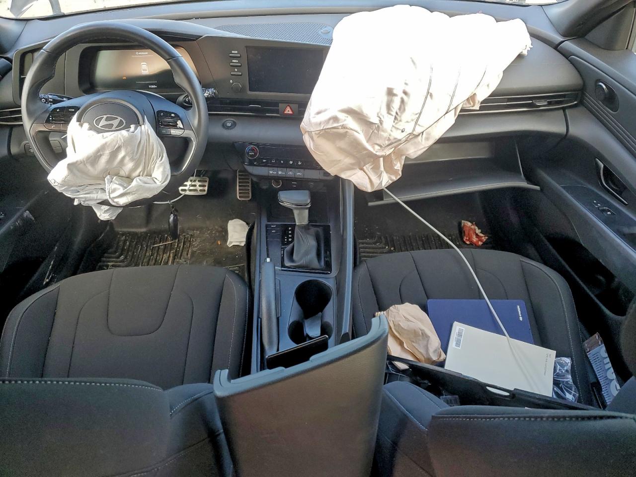 2025 HYUNDAI ELANTRA SEL SPORT photo 8