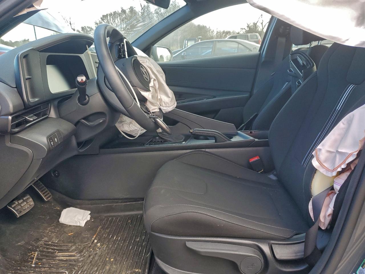 2025 HYUNDAI ELANTRA SEL SPORT photo 7