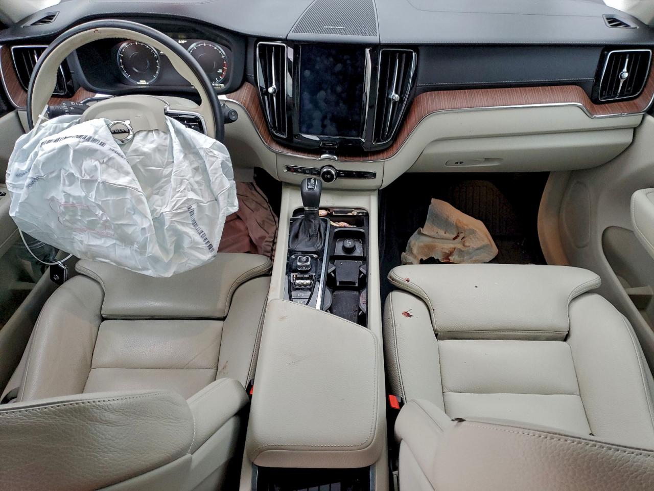 2020 VOLVO XC60 T5 INSCRIPTION photo 8