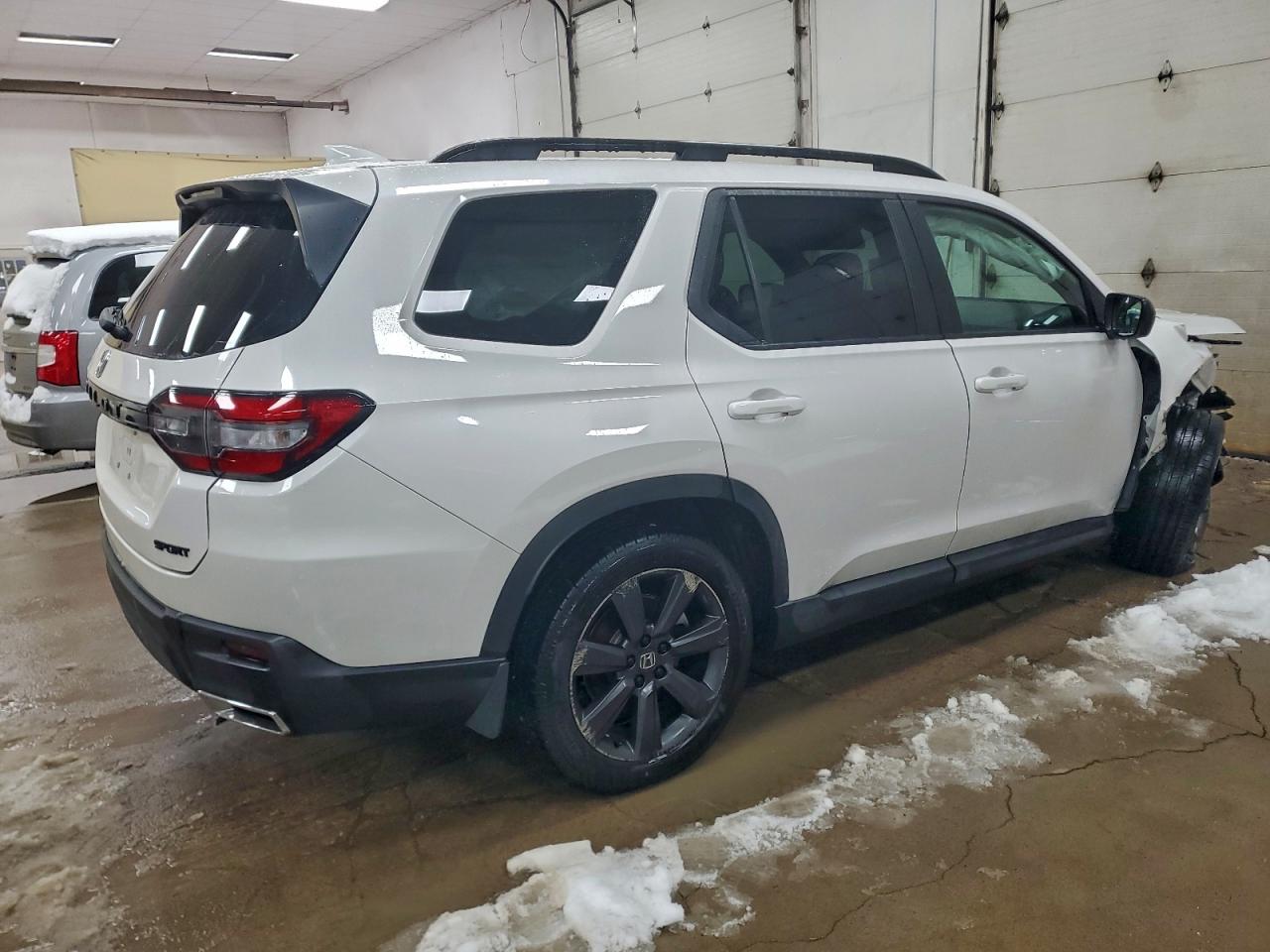 2025 HONDA PILOT SPORT photo 3