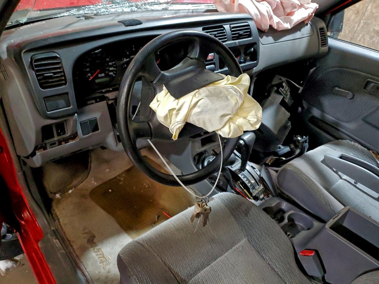 2000 NISSAN FRONTIER CREW CAB XE photo 8