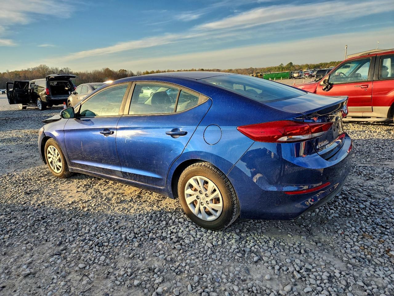 2018 HYUNDAI ELANTRA SE photo 2