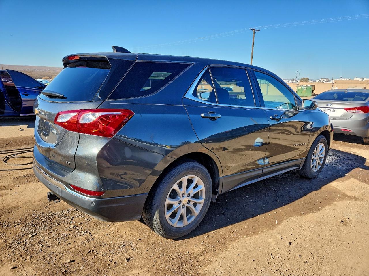 2018 CHEVROLET EQUINOX LT photo 3