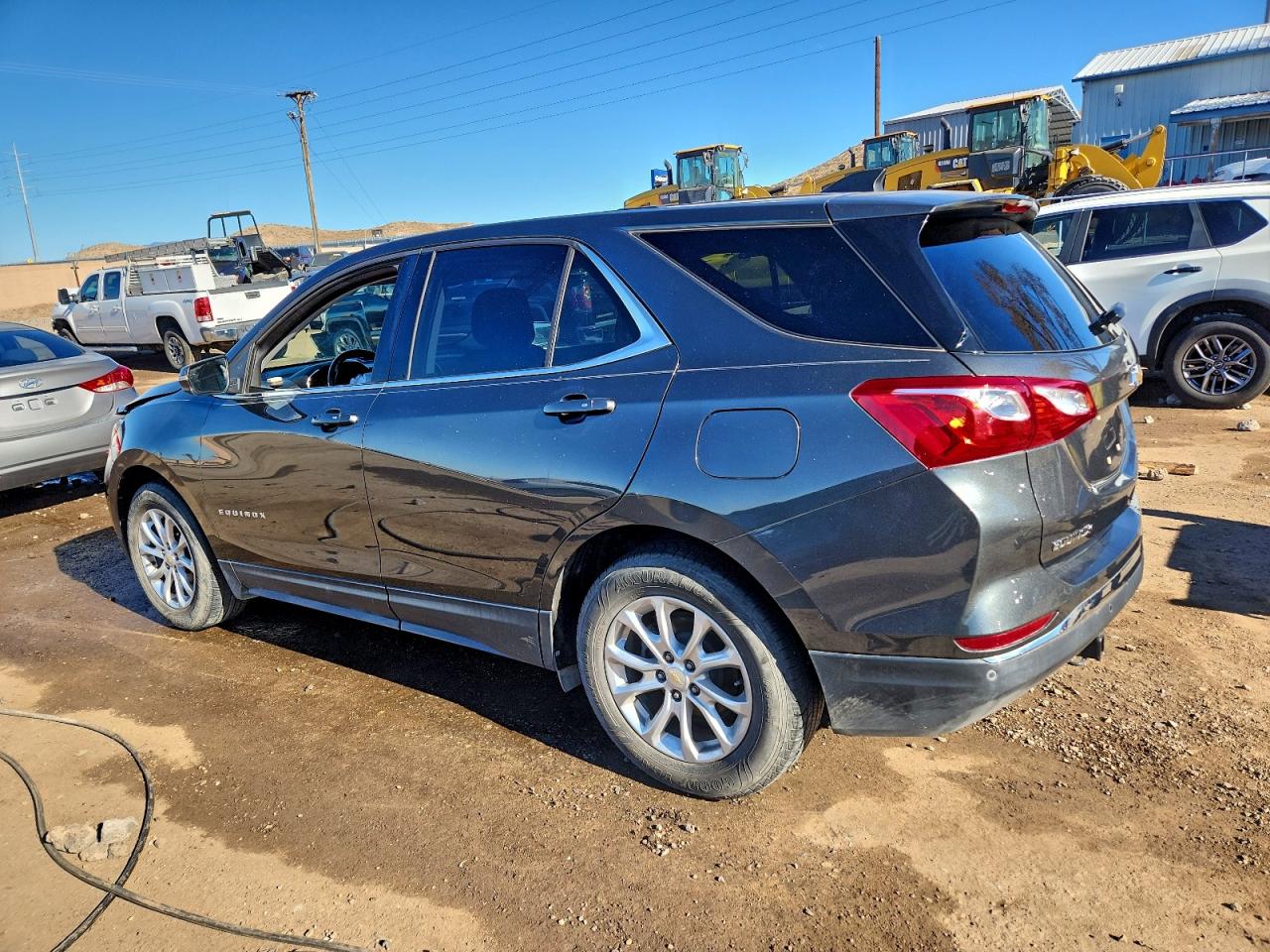 2018 CHEVROLET EQUINOX LT photo 2