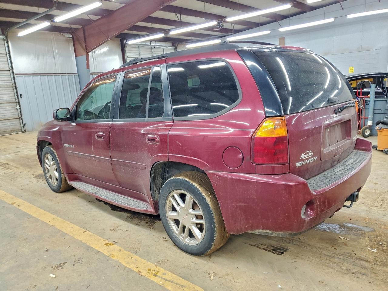 2006 GMC ENVOY DENALI photo 2