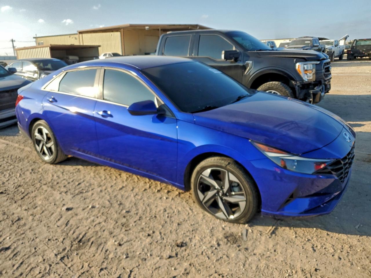 2023 HYUNDAI ELANTRA SEL photo 3