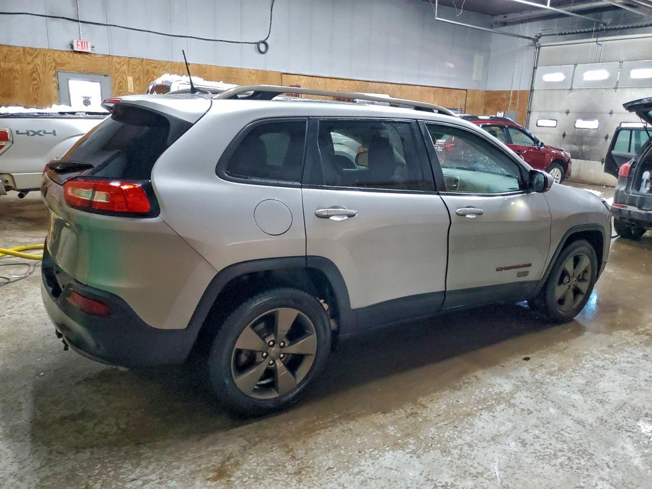 2016 JEEP CHEROKEE LATITUDE photo 3