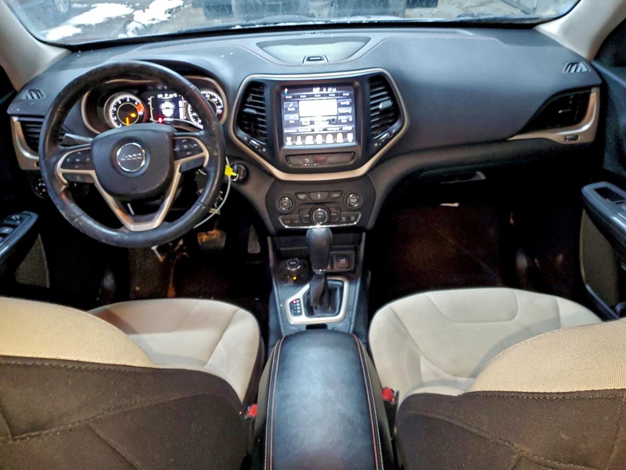 2016 JEEP CHEROKEE LATITUDE photo 8