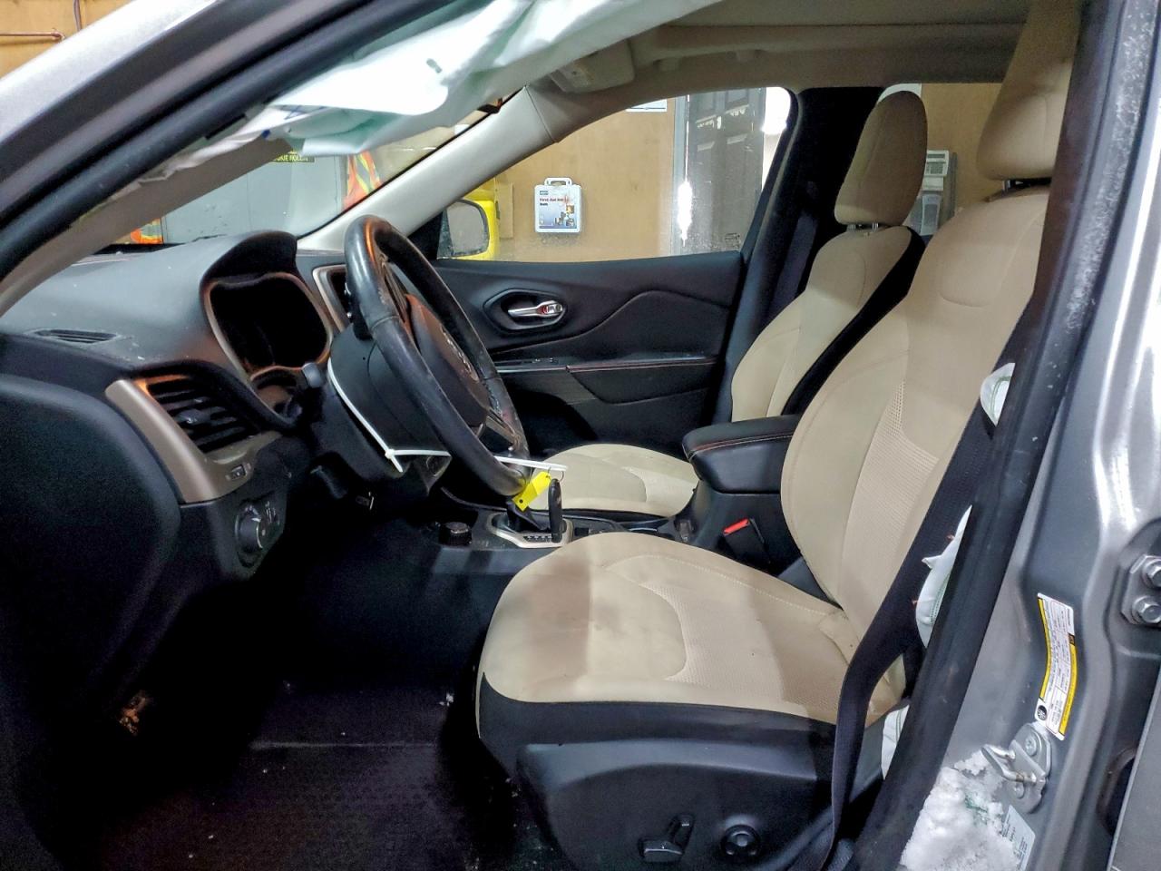 2016 JEEP CHEROKEE LATITUDE photo 7