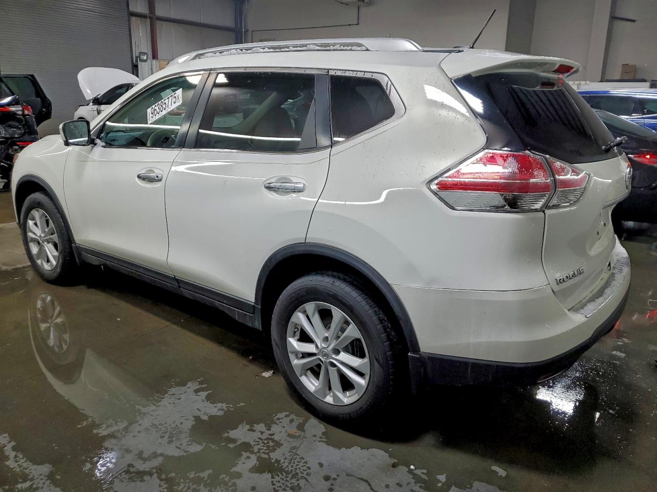 2014 NISSAN ROGUE S photo 2