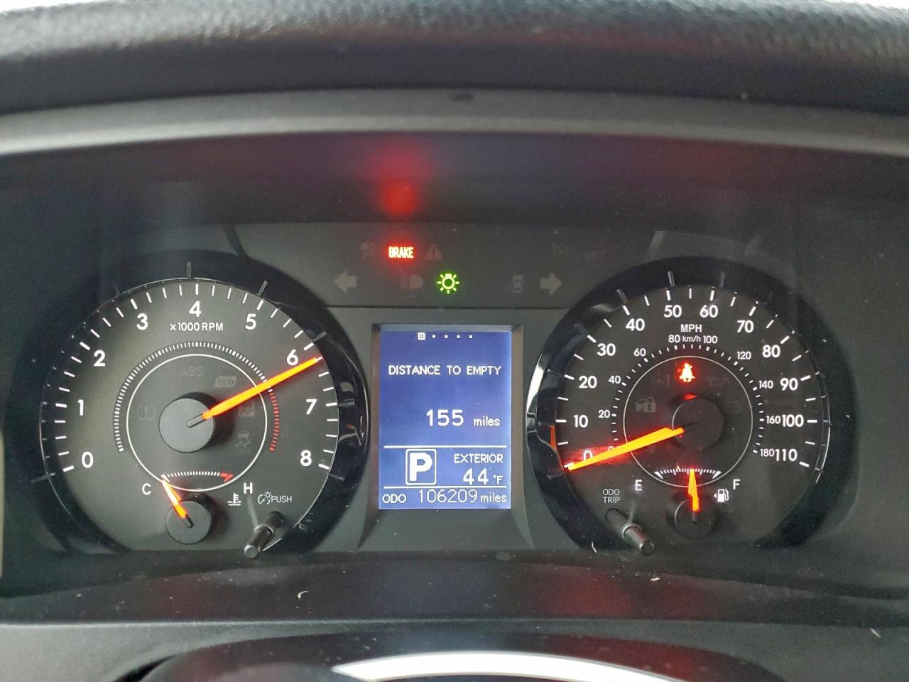 2015 TOYOTA SIENNA LE photo 9
