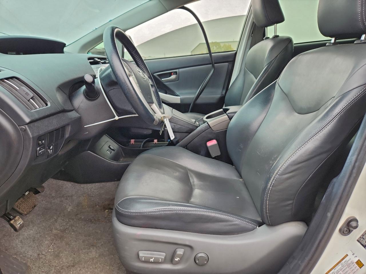 2013 TOYOTA PRIUS photo 7