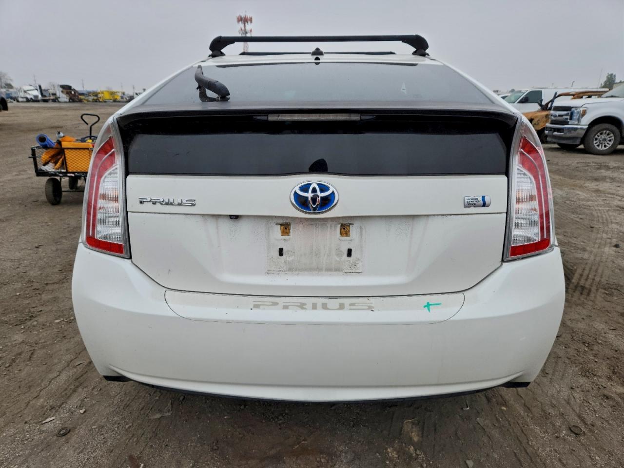 2013 TOYOTA PRIUS photo 6