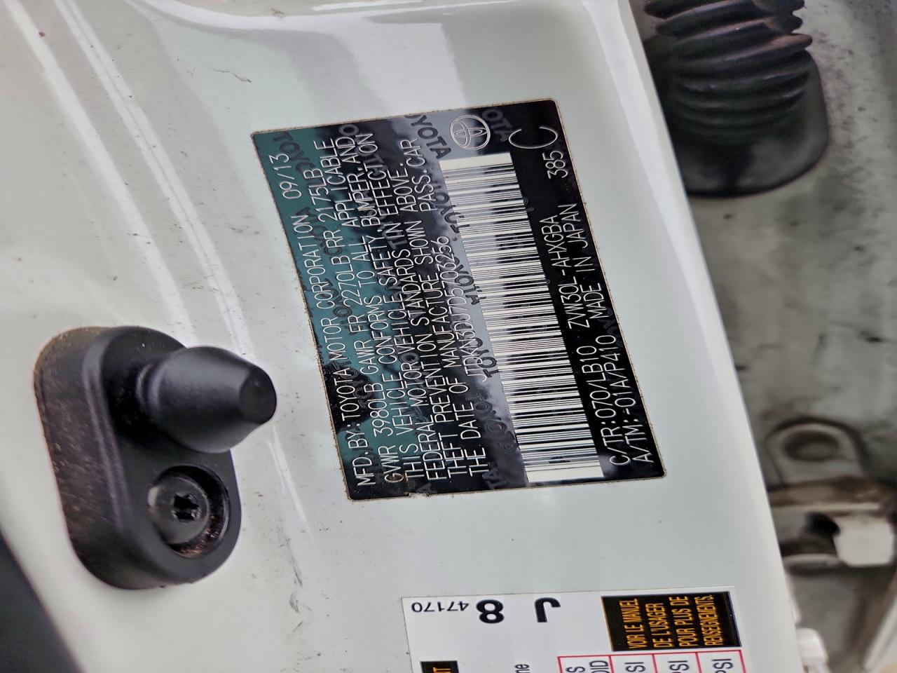 2013 TOYOTA PRIUS photo 12