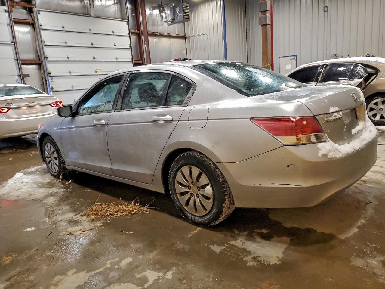 2010 HONDA ACCORD LX photo 2