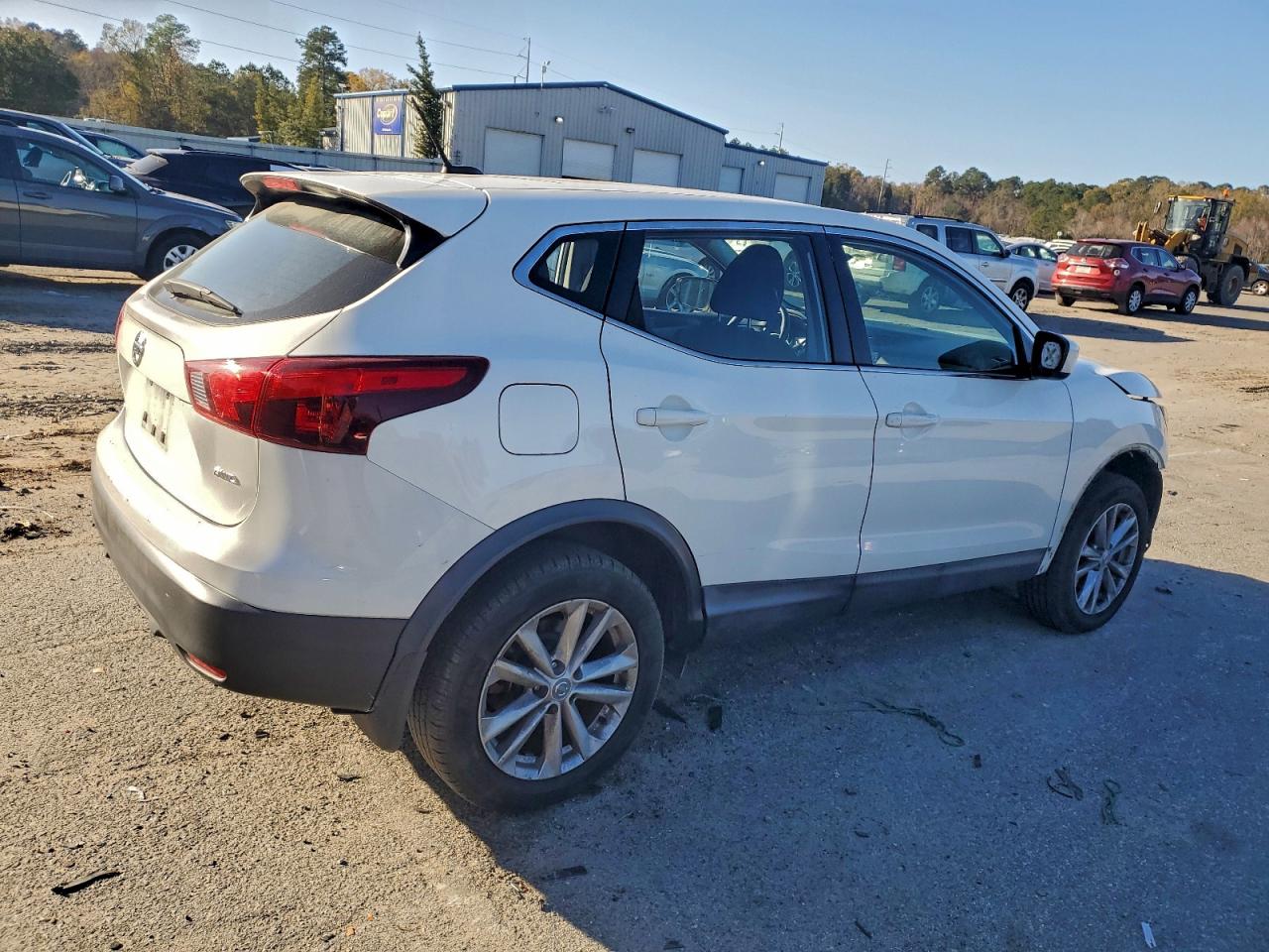 2018 NISSAN ROGUE SPORT S photo 3