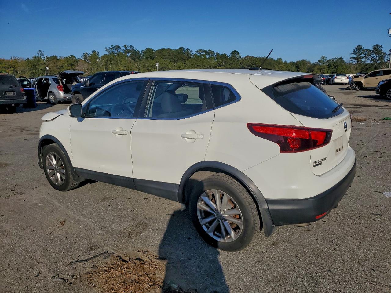 2018 NISSAN ROGUE SPORT S photo 2