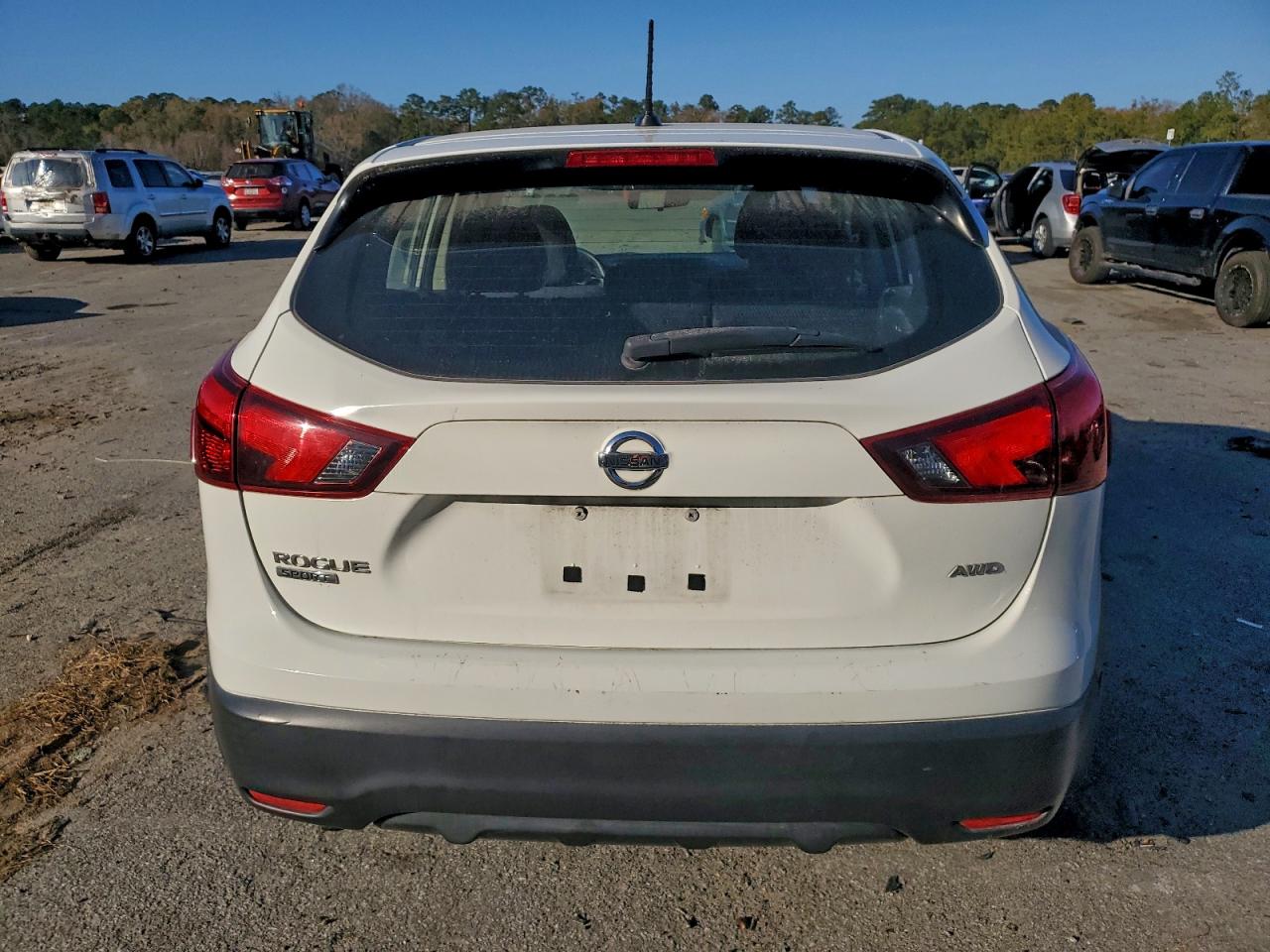 2018 NISSAN ROGUE SPORT S photo 6