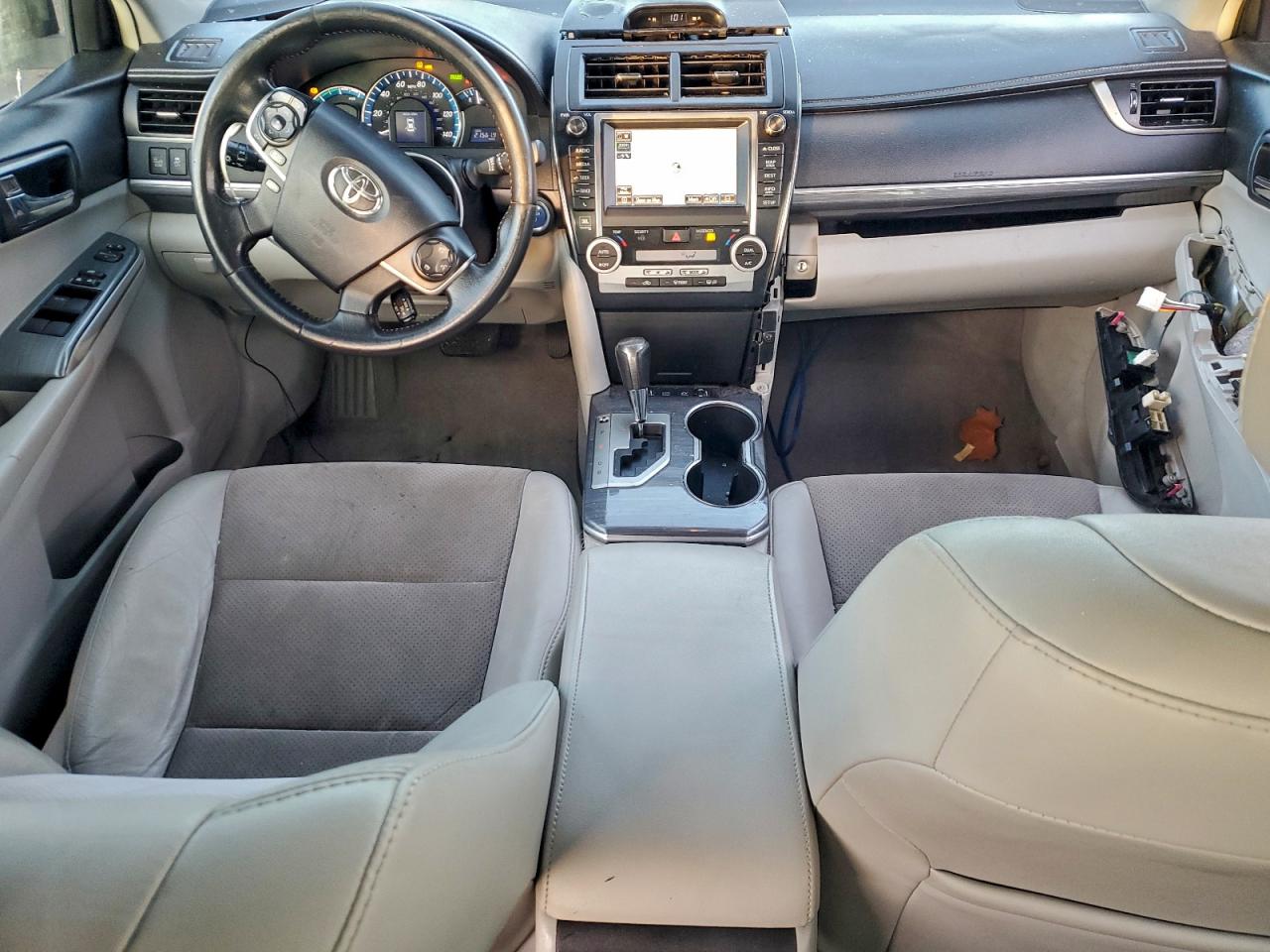 2013 TOYOTA CAMRY HYBRID photo 8