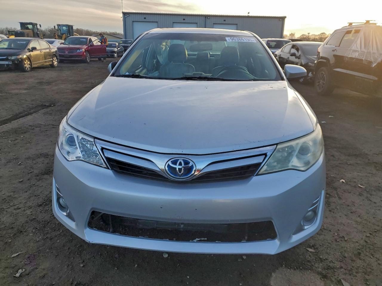 2013 TOYOTA CAMRY HYBRID photo 5