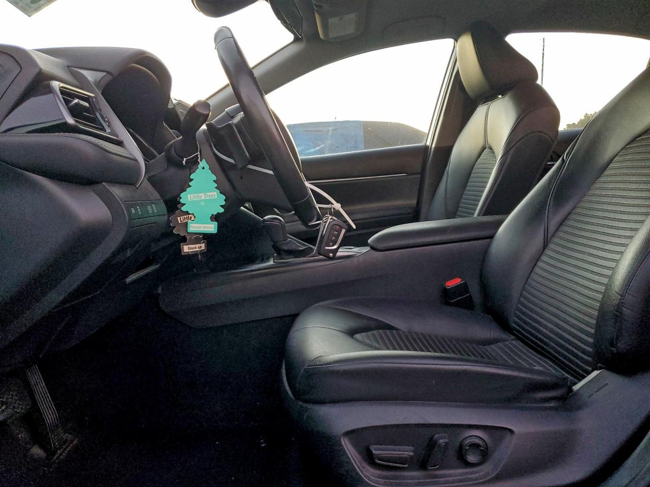 2022 TOYOTA CAMRY SE photo 7