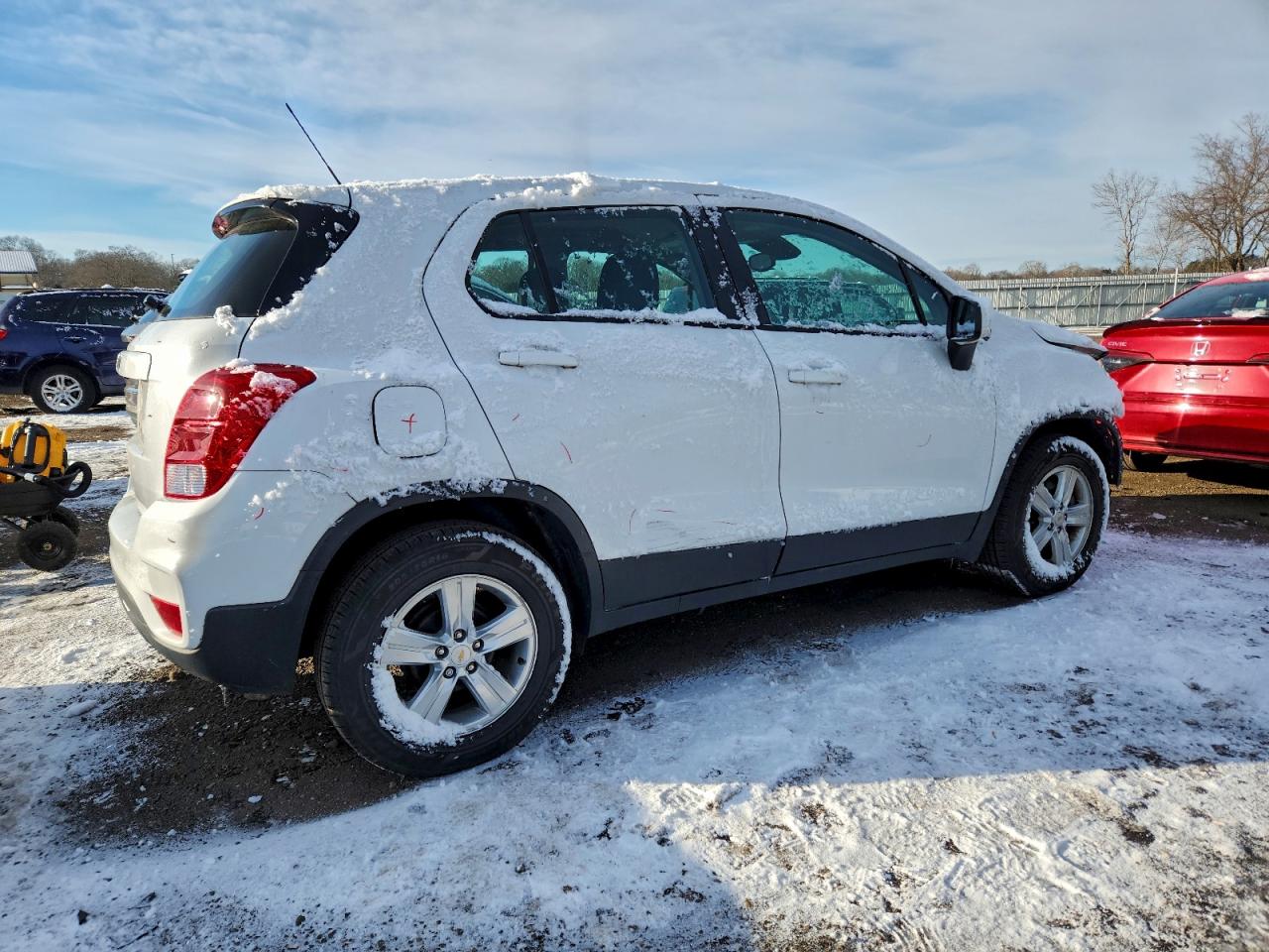 2020 CHEVROLET TRAX LS photo 3