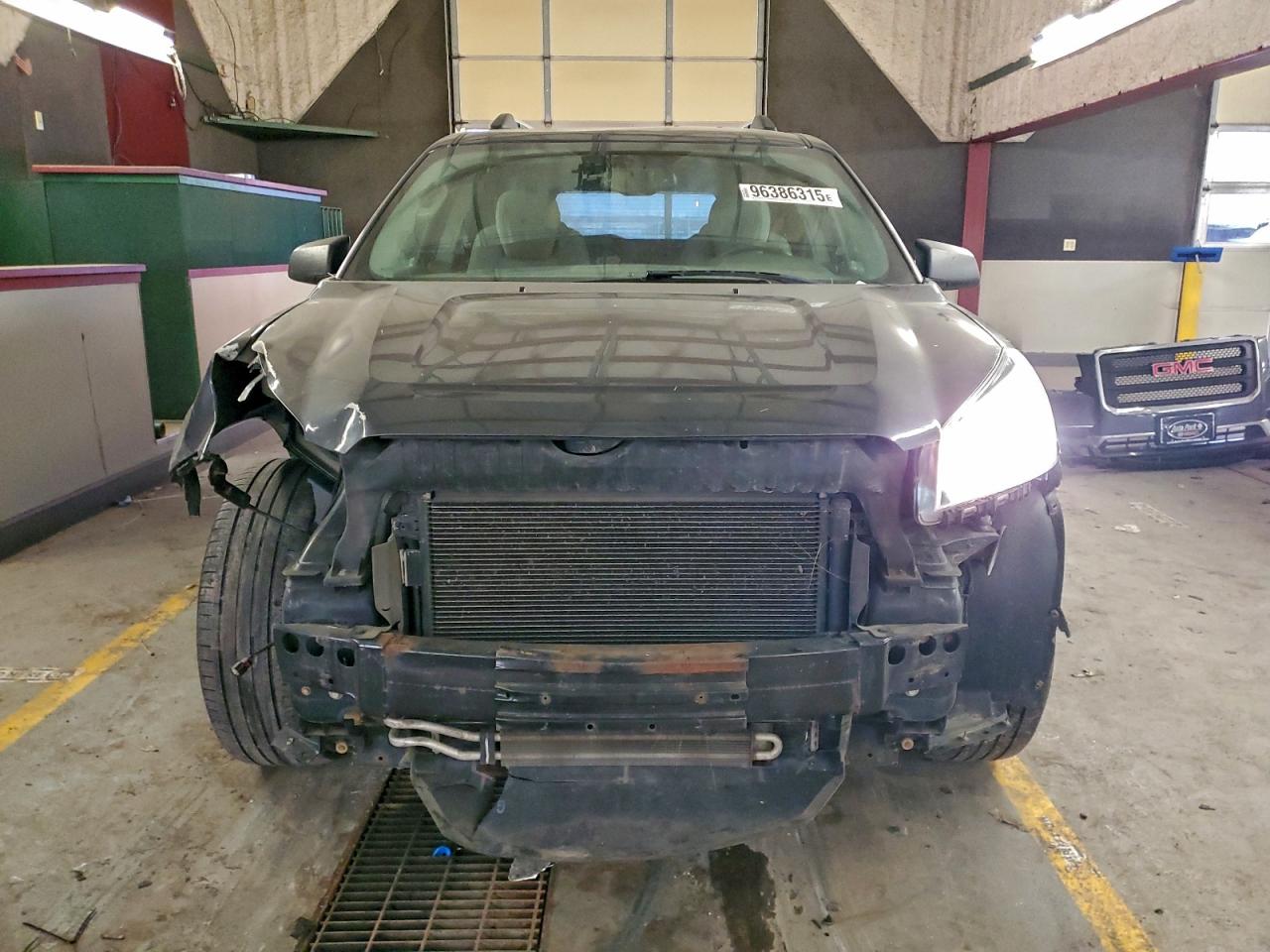 2014 GMC ACADIA SLE photo 5