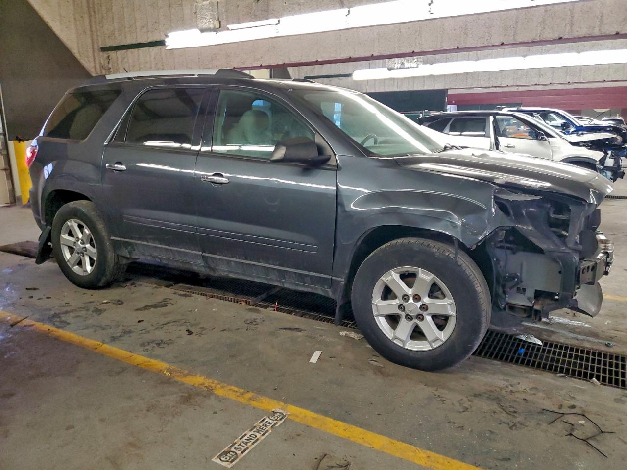 2014 GMC ACADIA SLE photo 4