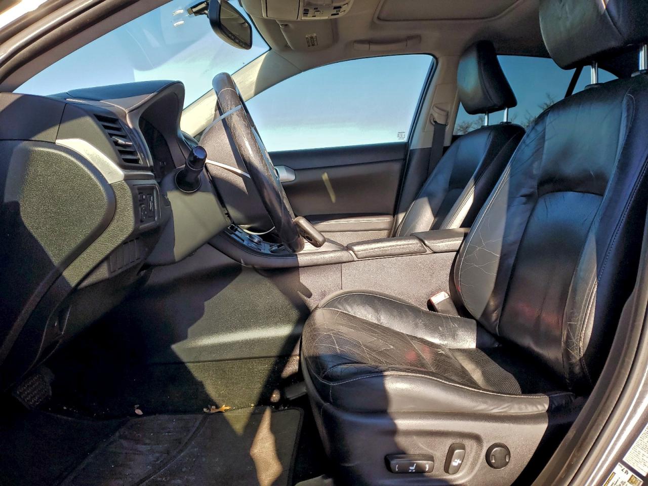 2013 LEXUS CT 200 photo 7