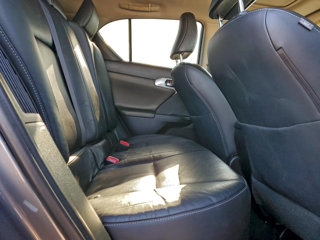 2013 LEXUS CT 200 photo 10