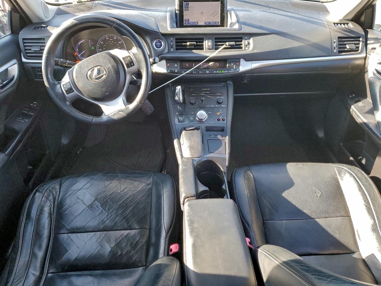 2013 LEXUS CT 200 photo 8