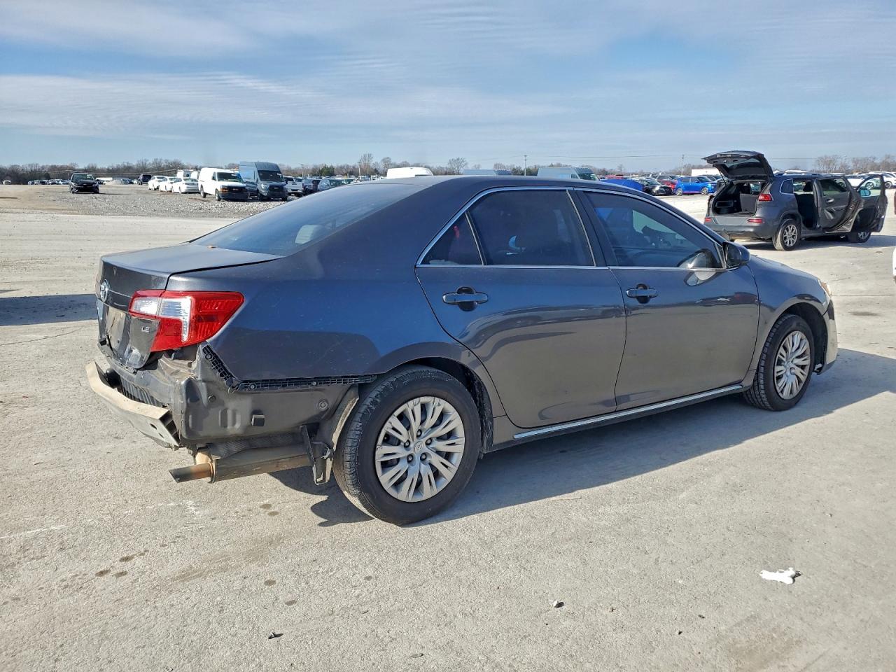 2013 TOYOTA CAMRY L photo 3