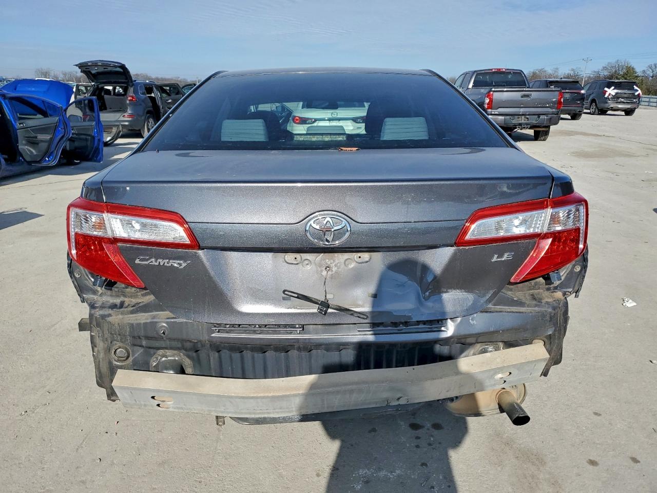 2013 TOYOTA CAMRY L photo 6