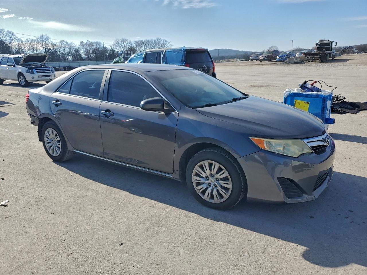 2013 TOYOTA CAMRY L photo 4