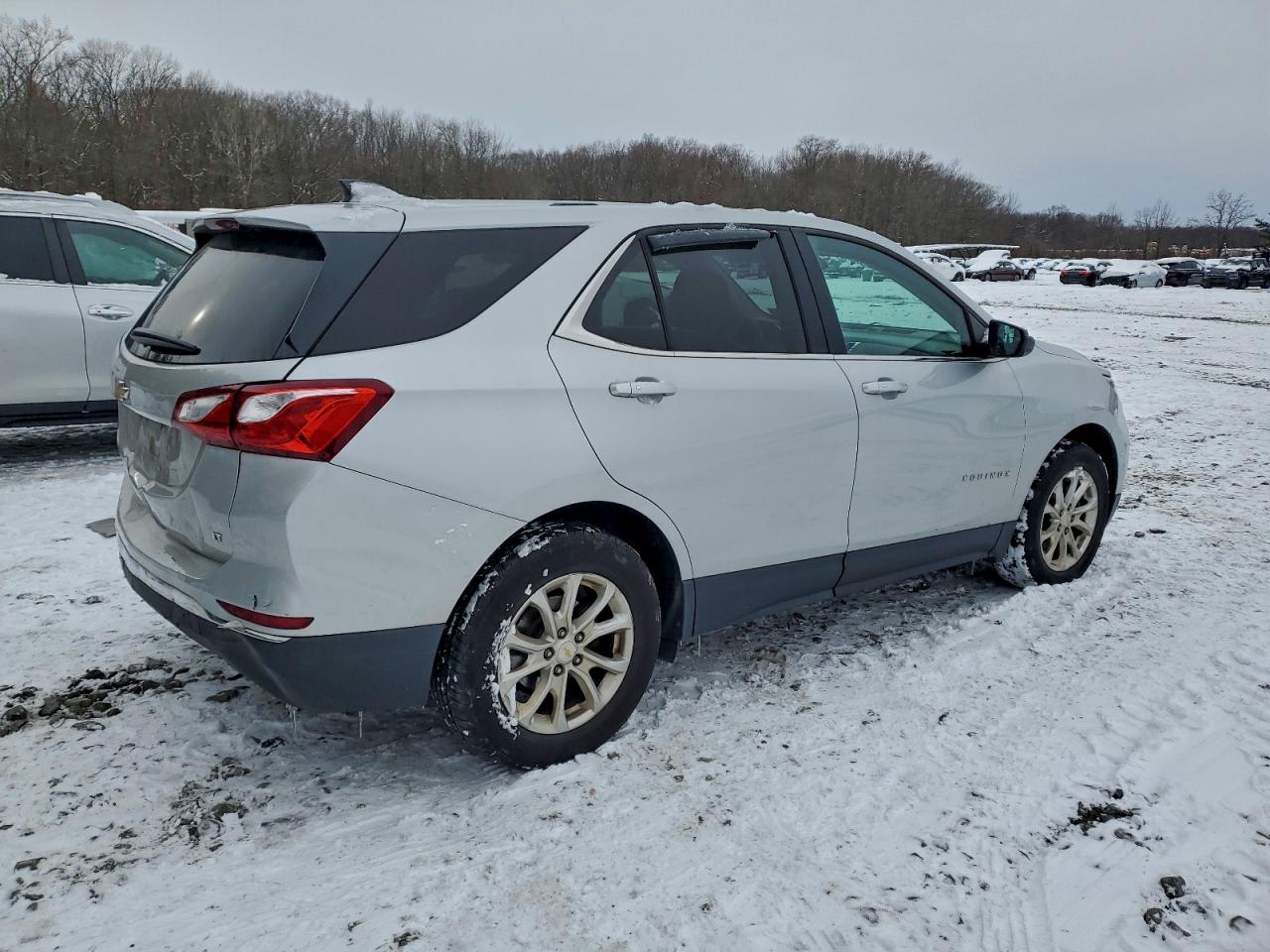 2018 CHEVROLET EQUINOX LT photo 3