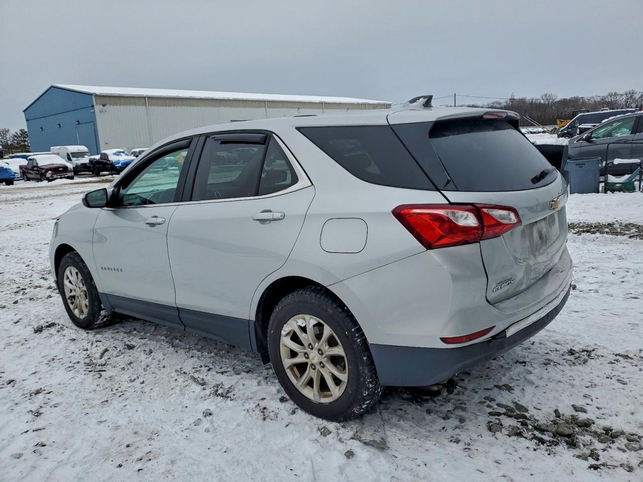 2018 CHEVROLET EQUINOX LT photo 2